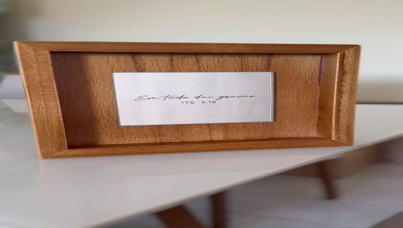 Quadro Decorativo em Madeira Quadrado 20x20 com Placa de Espelho Gravado com Frase Religiosa Sala Quarto Casa Decoração