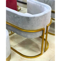 Poltrona Decorativa Premium em Veludo com Base Metálica | Cadeira para Sala de Jantar, Escritório, Clínica e Recepção
