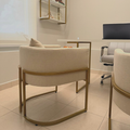 Poltrona Decorativa Premium em Veludo com Base Metálica | Cadeira para Sala de Jantar, Escritório, Clínica e Recepção